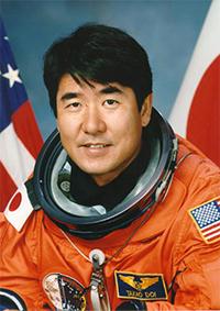 土井隆雄 宇宙飛行士の写真