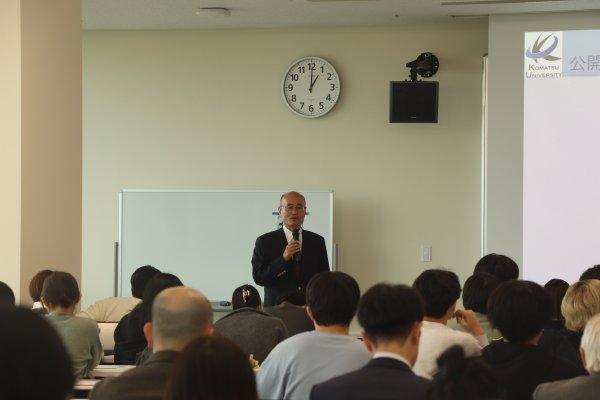 公開授業 コーディネーターの志村 恵　副学長.JPG