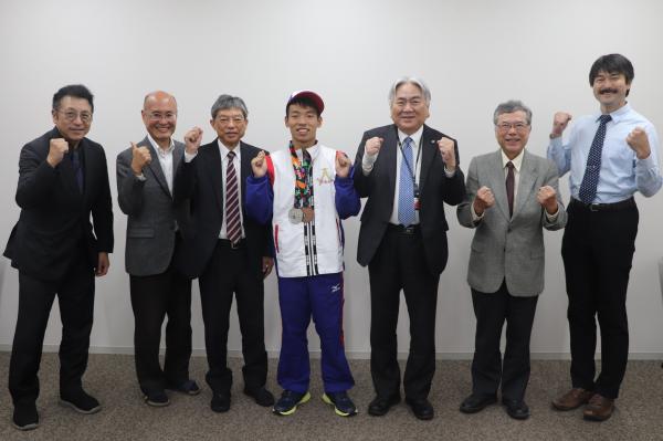 入賞報告の様子.JPG