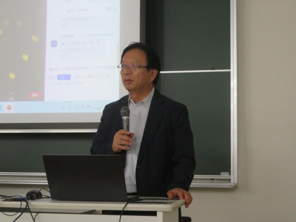 中村誠一センター長の閉会挨拶の様子.JPG