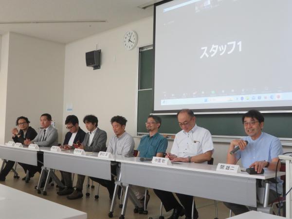 関雄二先生をモデレーターとしたディスカッションの様子.JPG