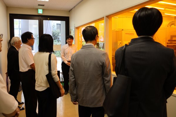 クリーンルーム見学