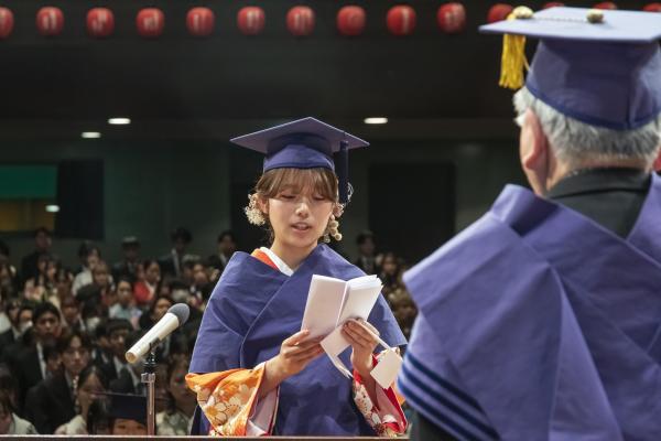 卒業生代表挨拶jpg