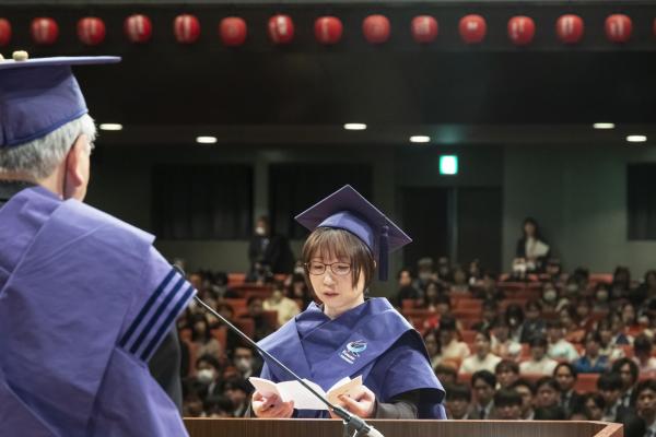 修了生代表挨拶.jpg