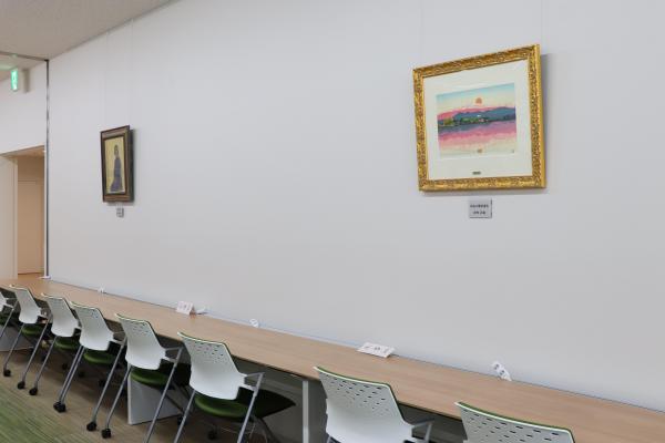 故谷内正遠氏作の版画「白山に朝日昇る」を寄贈いただきました