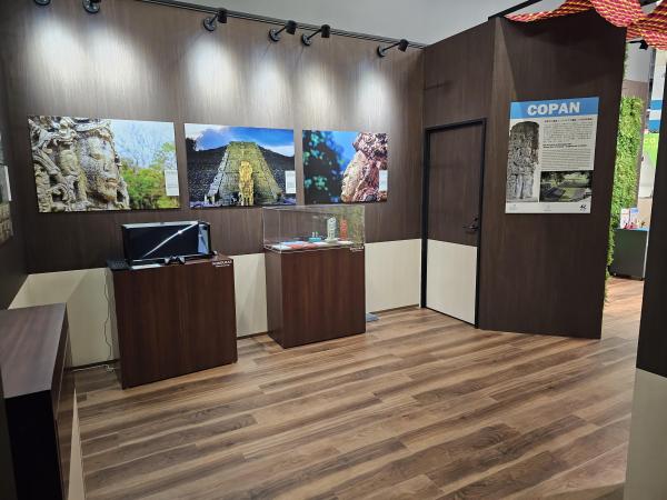 展示エリア.jpg